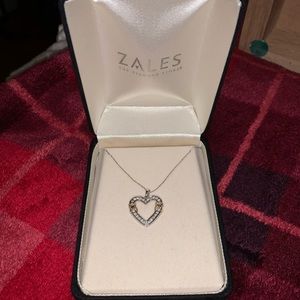 Zales Heart Necklace 🤍